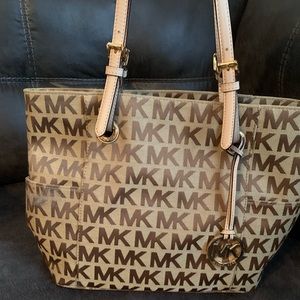 Michael kors purse
